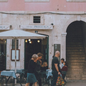 Portugal for Digital Nomads: The Definitive Guide 2024
